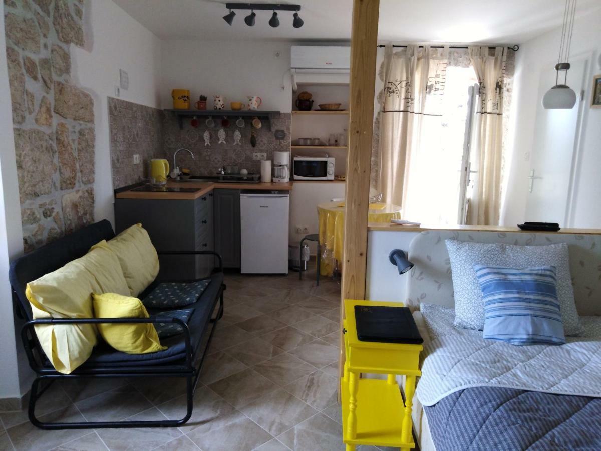 Studio Apartmani Sverko Punat Exterior foto